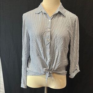 Jones New York Blue and White Button Down Shirt - Large